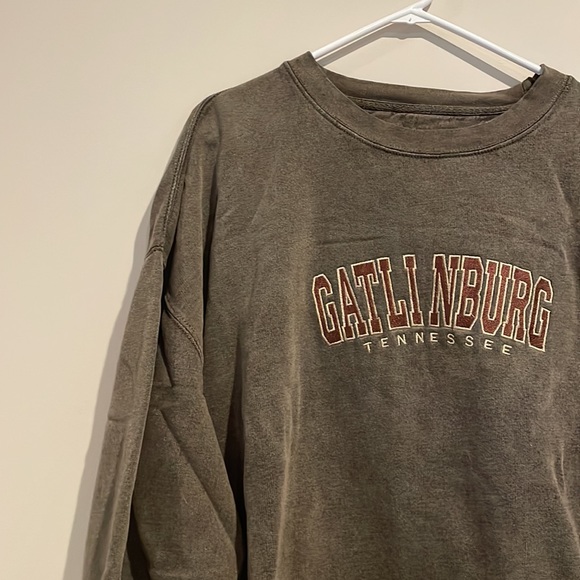 Vintage Gatlinburg Tennessee Sweatshirt - Picture 3 of 6